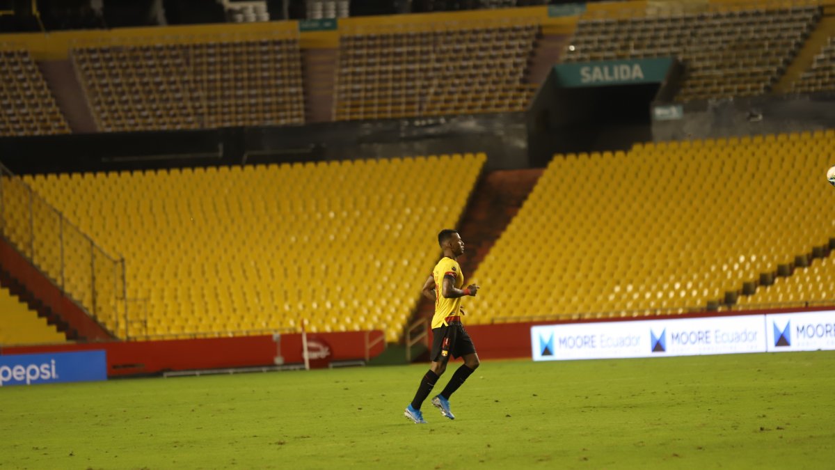 Barcelona fue el primer equipo en jugar sin público por la emergencia médica. Fue ante Liga de Portoviejo el 29 de febrero de 2020.