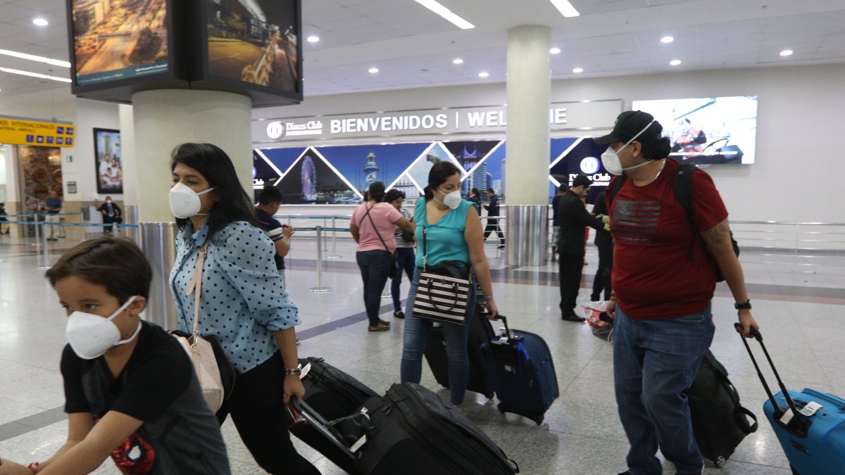 El Gobierno decretó la cuarentena para pasajeros que lleguen a Ecuador desde cinco países afectados.