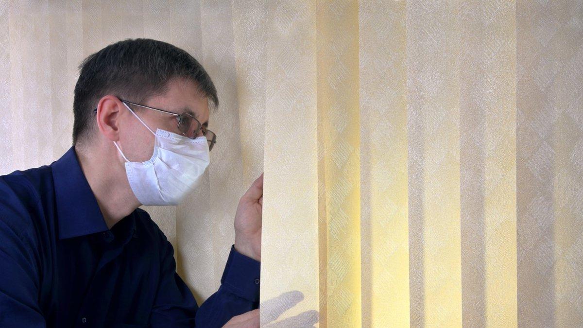 El temor de contaminarse hace que las personas miren de lejos lo que acontece en su ciudad.