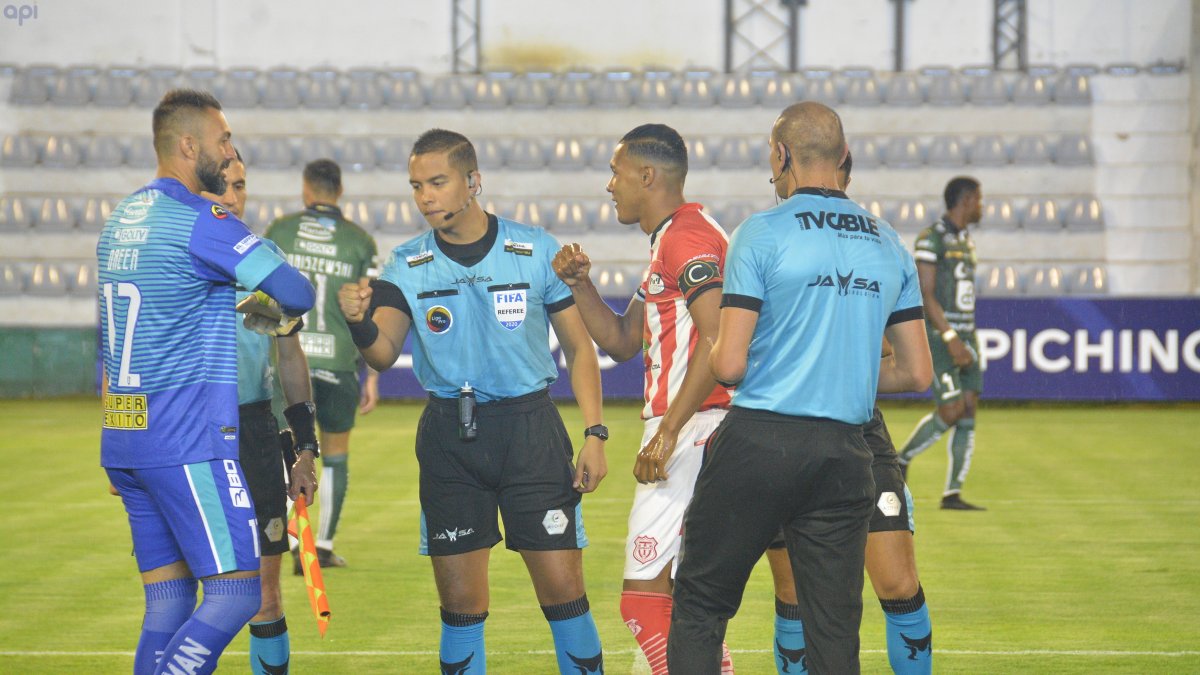 El juego entre Técnico Universitario y Liga de Portoviejo, fue uno de los dos que sí se disputó de la quinta fecha de la LigaPro.