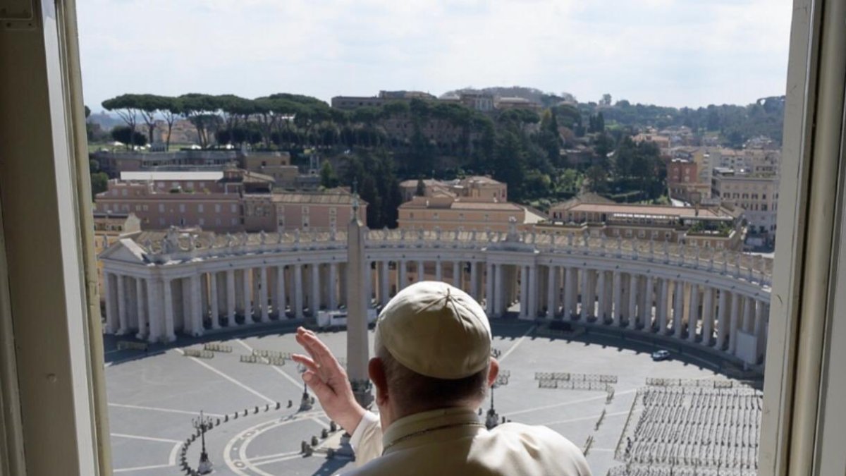 Italia. El pasado 15 de marzo, el papa Francisco dio la bendición, desde su ventana, a la Plaza de San Pedro completamente vacía.