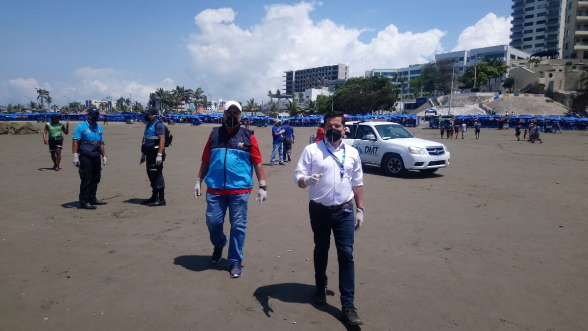 Pasó poco tiempo del pronunciamiento para que playas como El Murciélago quedaran desoladas.