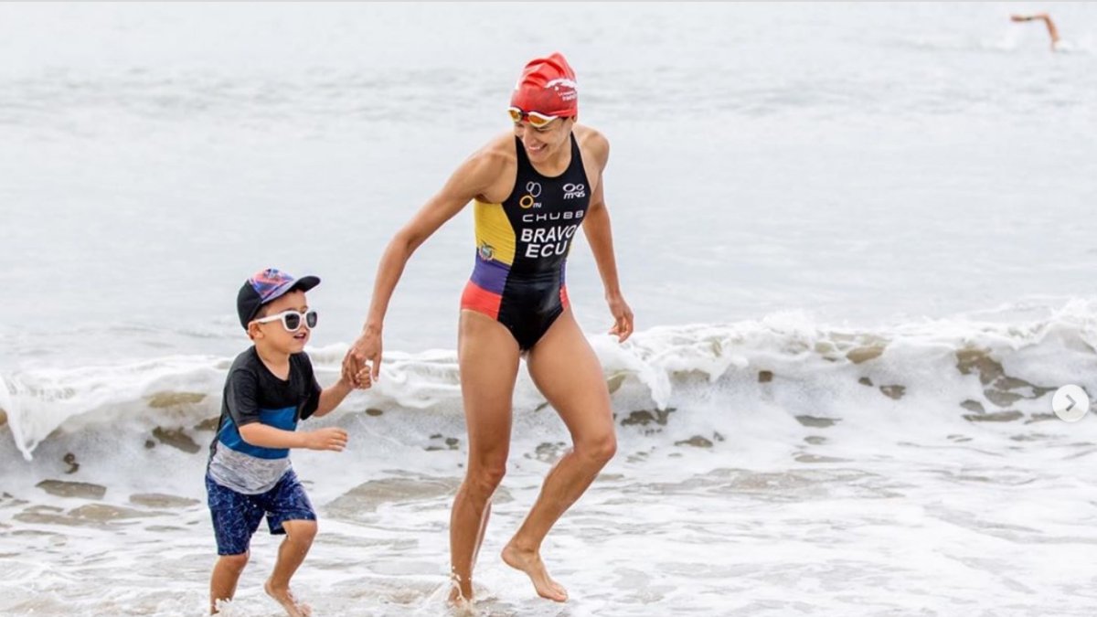 Elizabeth Bravo se encuentra en Australia tras participar en una parada de la Copa del Mundo. Le acompañan su esposo y entrenador Francisco Tirado, y su hijo Juan Francisco.