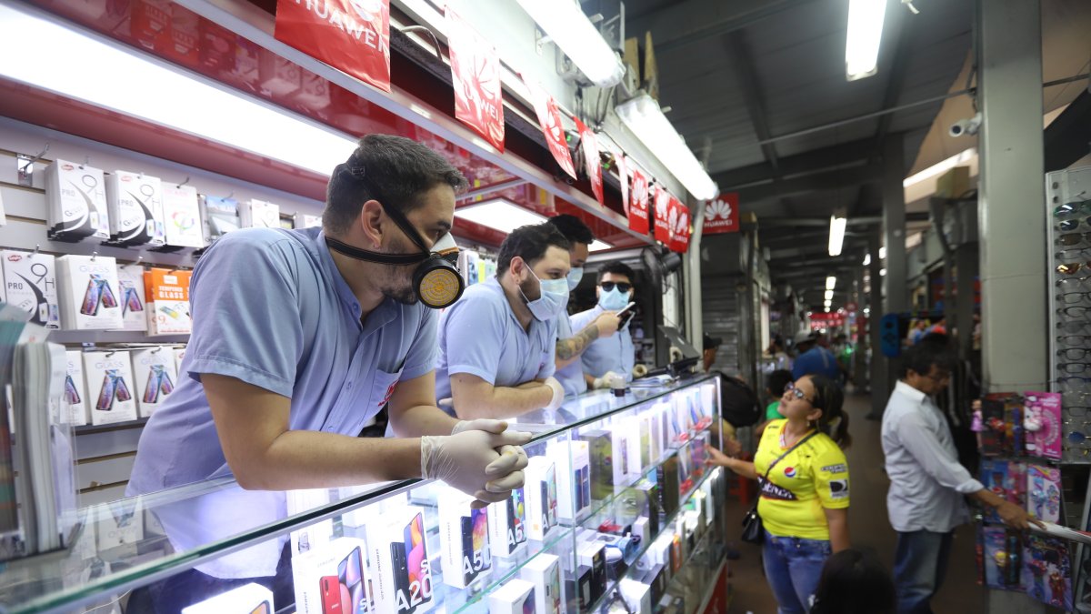 Vendedores de la bahía de Guayaquil.