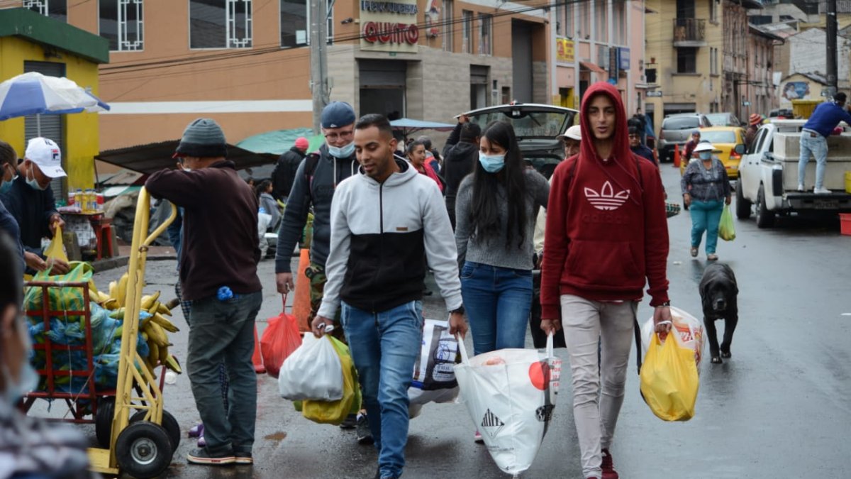 En los últimos días varios ciudadanos han relajado las medidas de aislamiento en Quito que ya registra más de 1.400 casos.