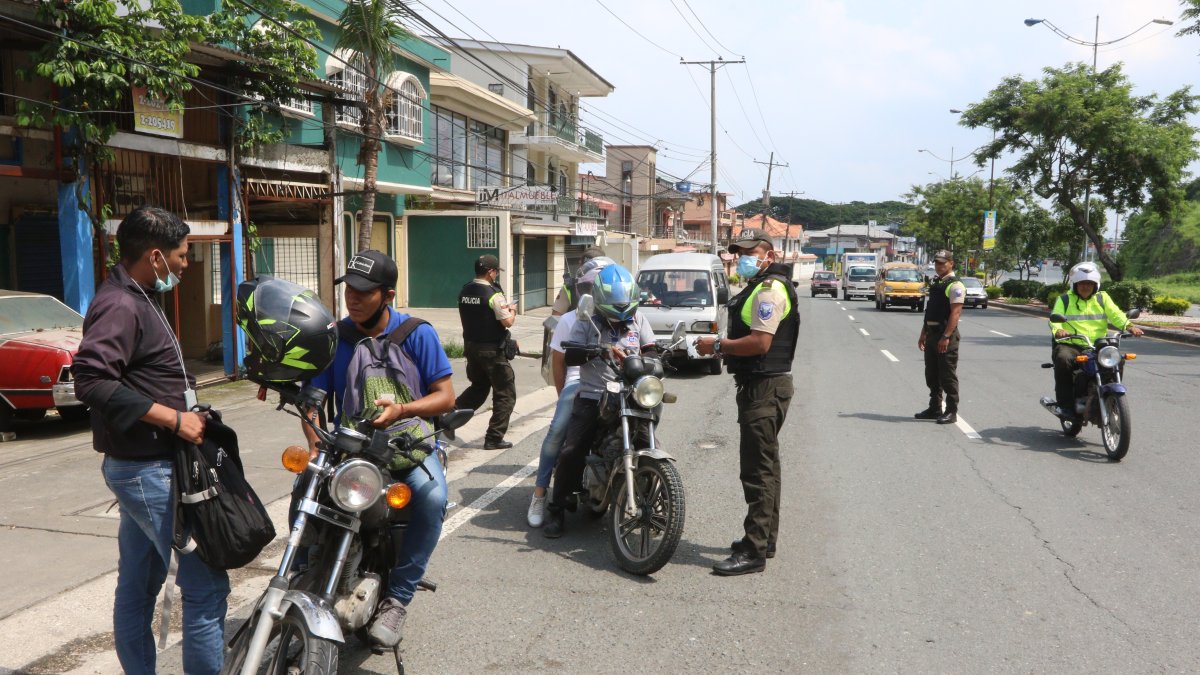 FOTO REFERENCIAL. La Policía ha incrementado los operativos de seguridad en varios puntos de la ciudad.