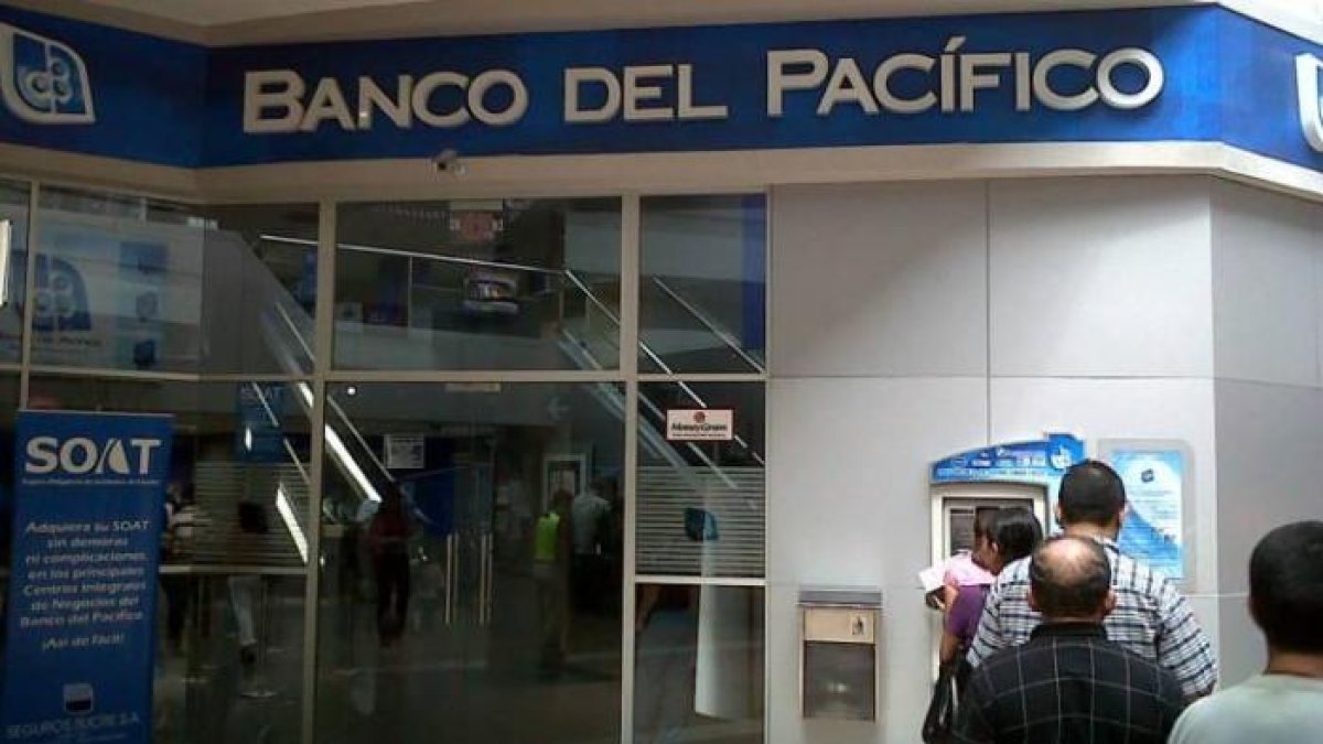 Los bancos deberán reportar a la Superintendencia de Bancos si existen cambios en los horarios de atención.
