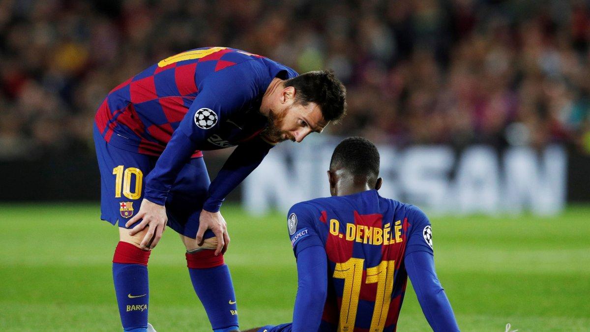 Ousmane Dembélé (d) se lesionó hace unos meses y se recuperará para la Eurocopa, que será en junio del 2021.