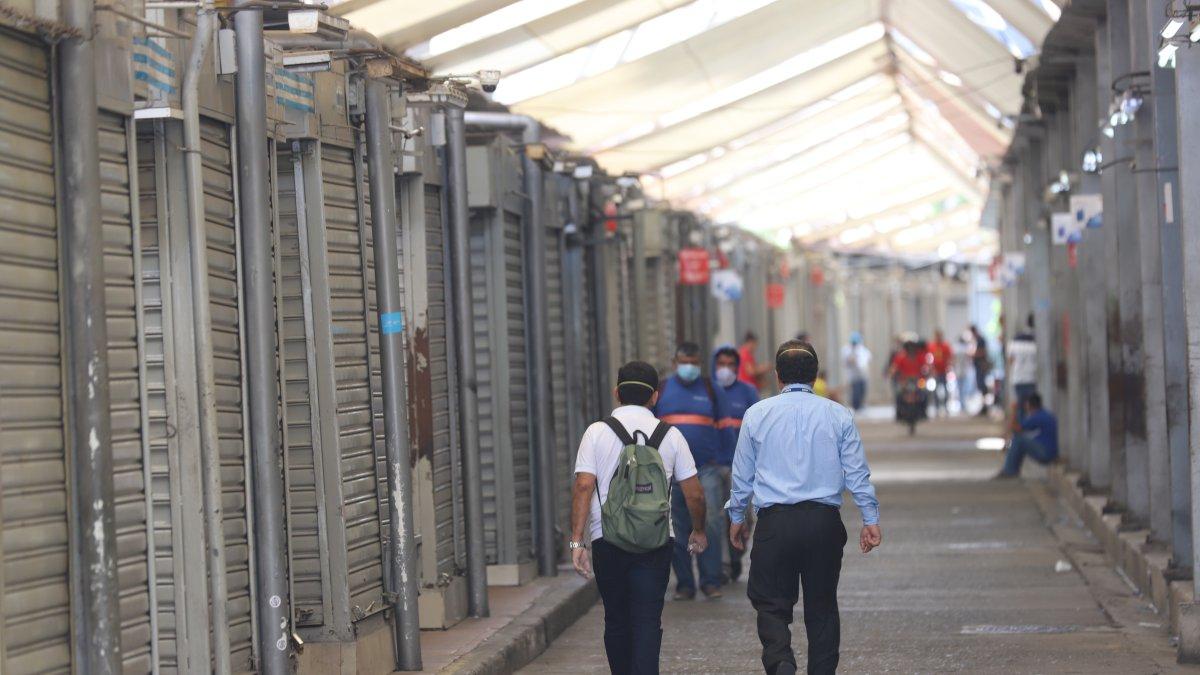 La actividad comercial en Guayaquil y otras ciudades del país se redujo a cero.