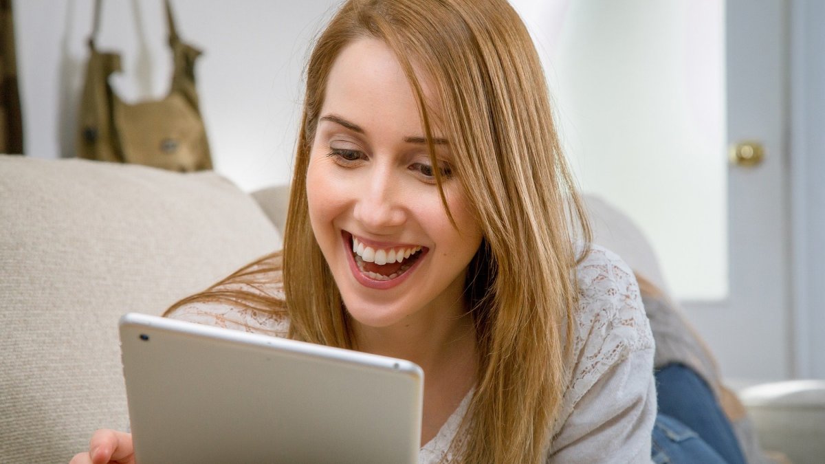 Todos los libros, documentales y cursos gratuitos están disponibles en español.