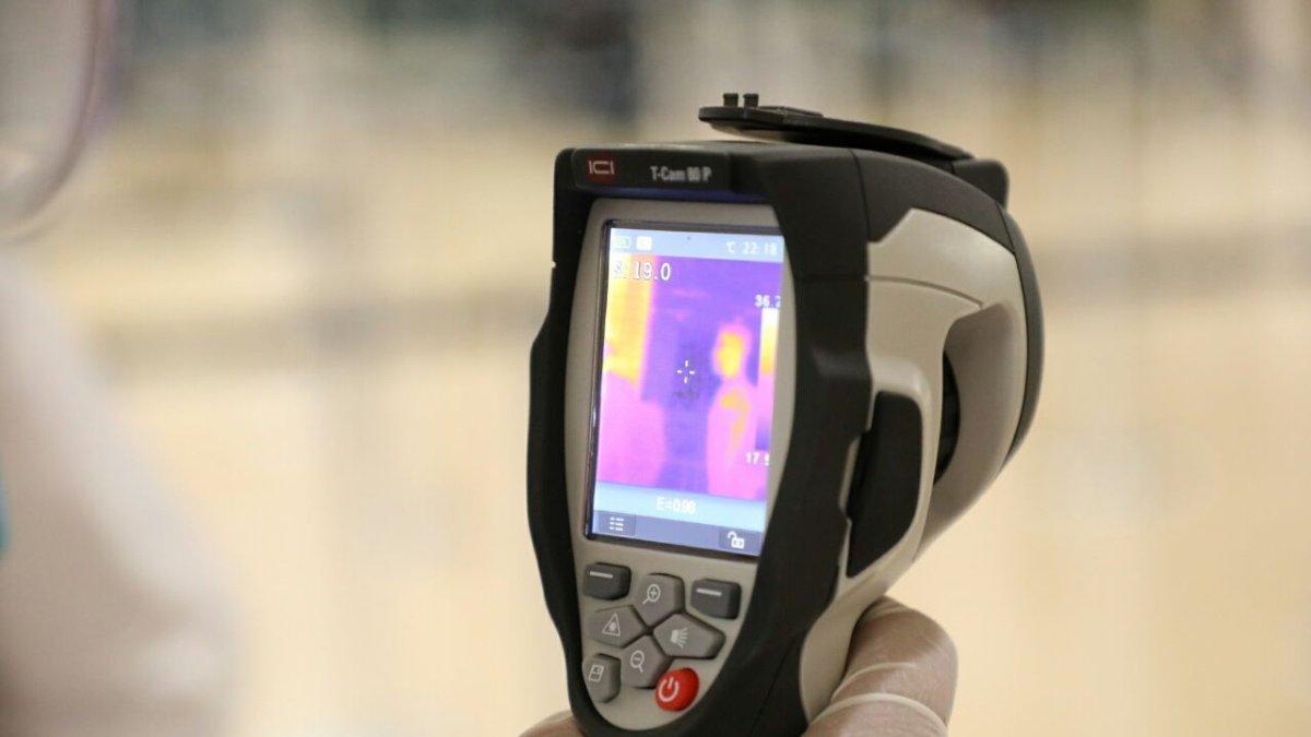 Alexandra Ocles secretaria de Gestión de Riesgos, confirmó la cuarta muerte por covid-19 en ecuador y la recuperación de 3 personas..