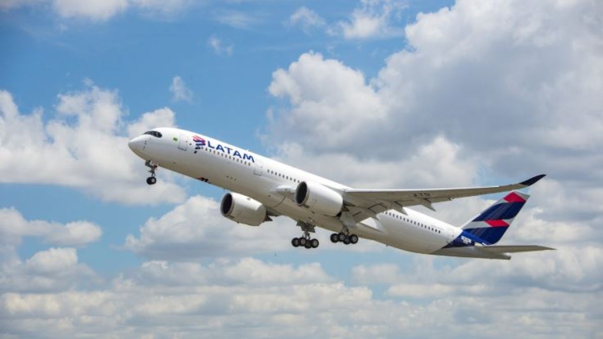 Según LATAM, más de 500 pasajeros extranjeros se encuentran en Galápagos a la espera de una nueva fecha de operación en sus vuelos..