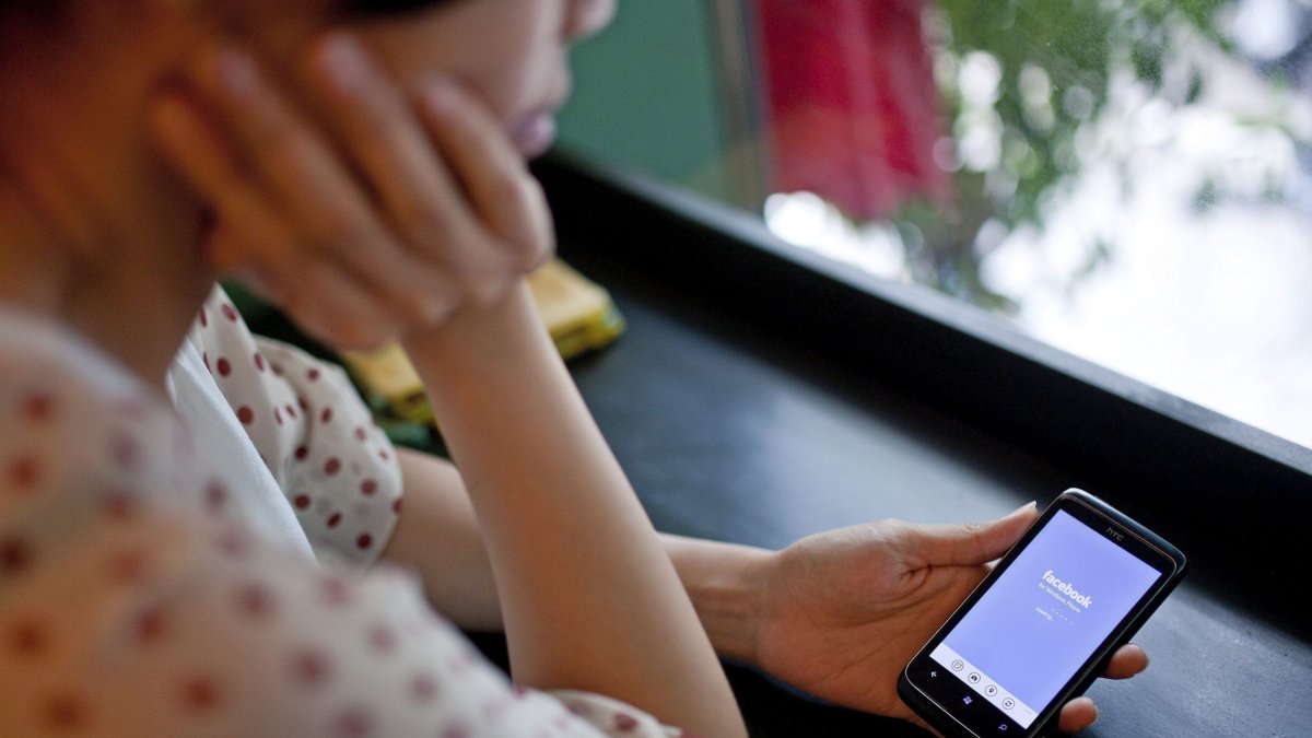 Es común buscar el contacto con una expareja en un momento de crisis.