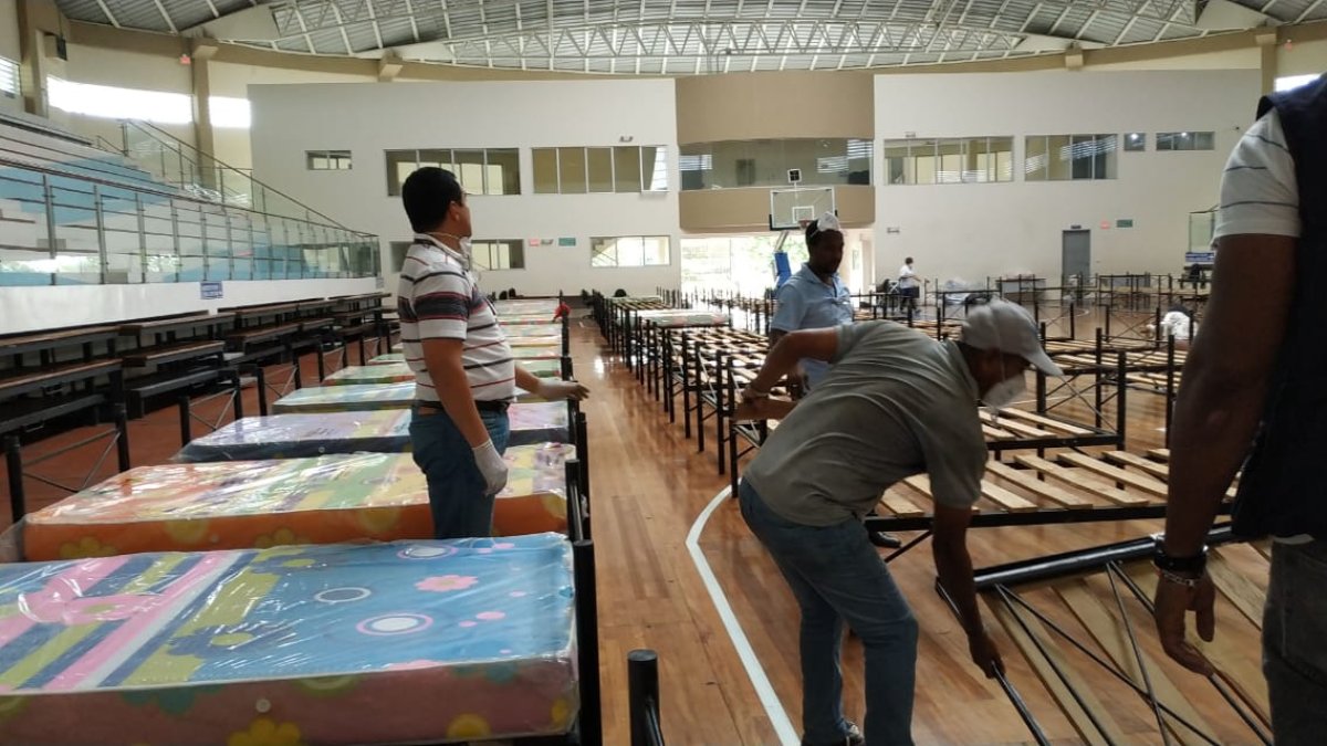 El Gobernador tiene previsto ofrecer una rueda de prensa este 20 de marzo para explicar la situación y ampliar la estrategia de albergar a pacientes en Guayaquil.