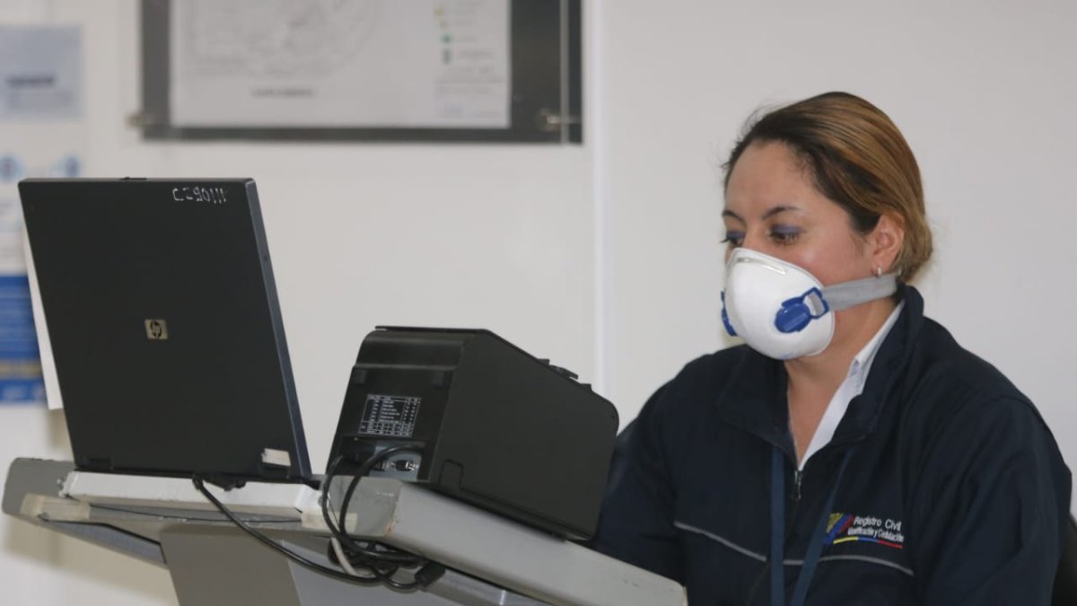 Mientras dure el estado de excepción en el Registro Civil el único trámite personal que se recepta es la inscripción de defunciones.