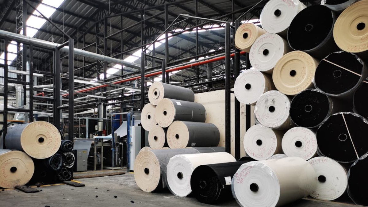 Las empresas cerraron sus puertas. La venta ha caído.