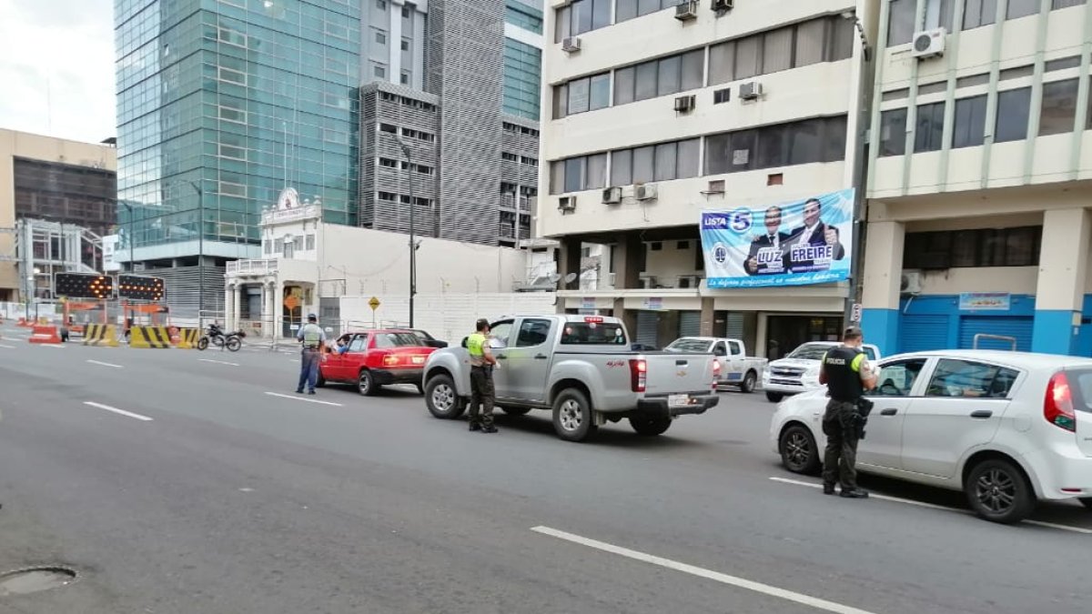 Los procesados fueron detenidos por no acatar las restricciones y el toque de queda.