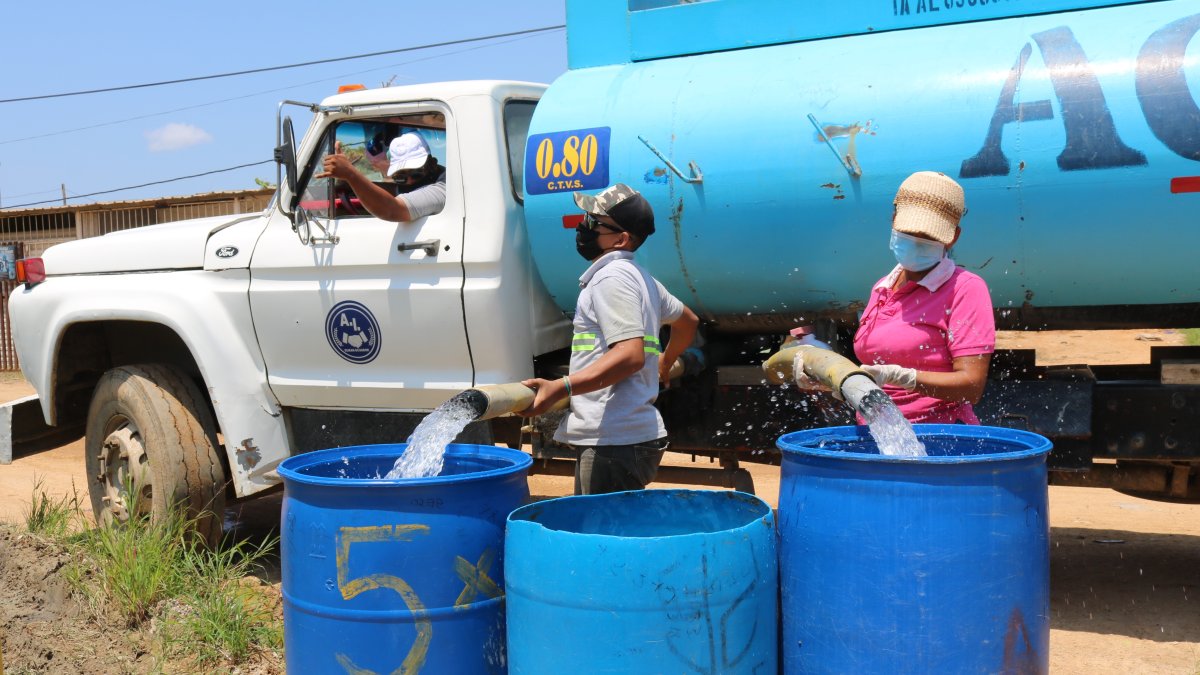 Durán. En el cantón, desde que empezó la pandemia, el agua se estragaba por tanqueros. Aún así, resultaba insuficiente.