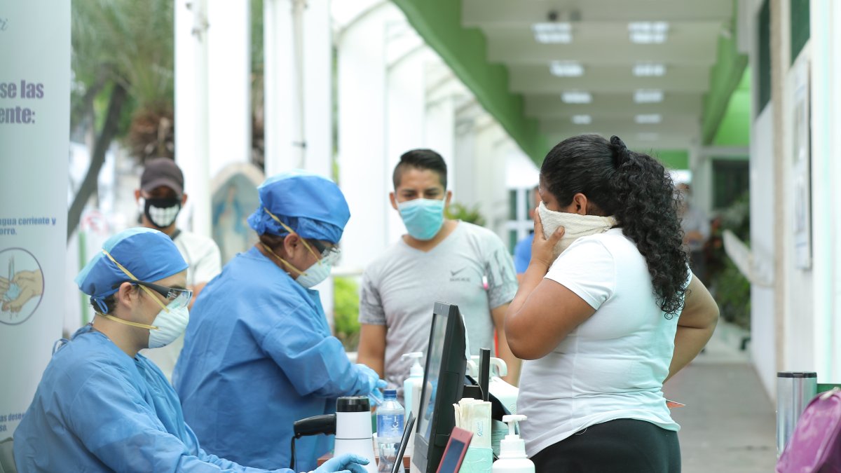 Personas con síntomas aseguran tener problemas para acceder a las pruebas por vía pública y privada.