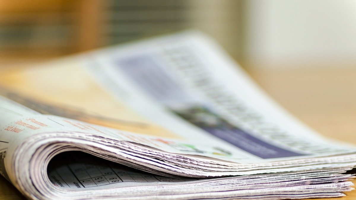 Los papeles impresos, como los periódicos, no son transmisores del coronavirus.