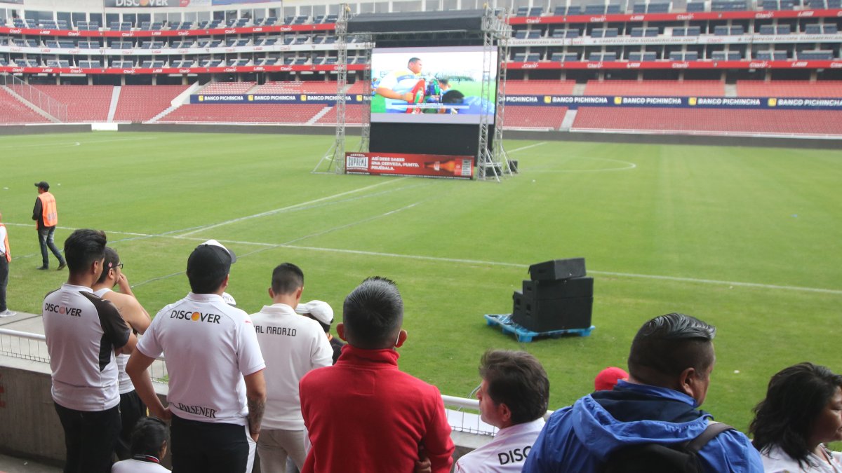 Imagen del partido entre Liga de Quito y Delfín, en el estadio Rodrigo Paz Delgado.