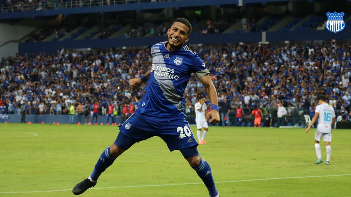 Robert Burbano celebra su gol en la Copa Sudamericana.