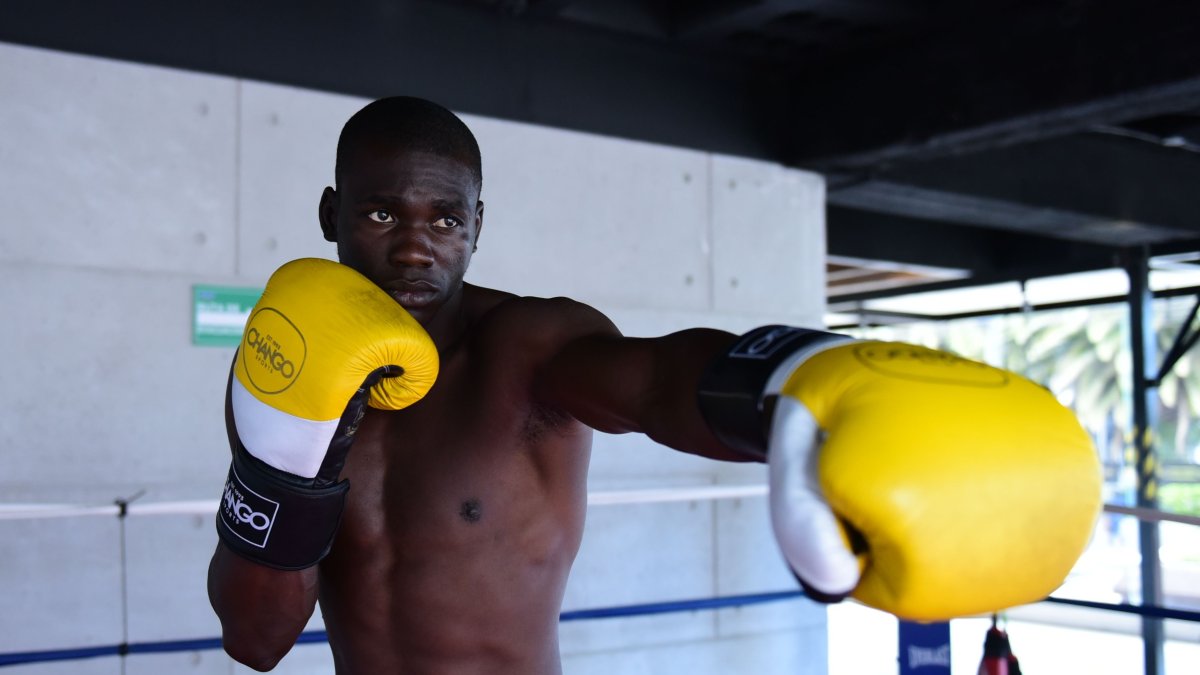 Abel Mina, oriundo de Puerto Quito tiene actualmente un récord profesional de 14-1.