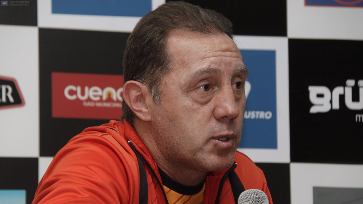 Álex Aguinaga, excapitán e histórico jugador que defendió a la Tricolor.