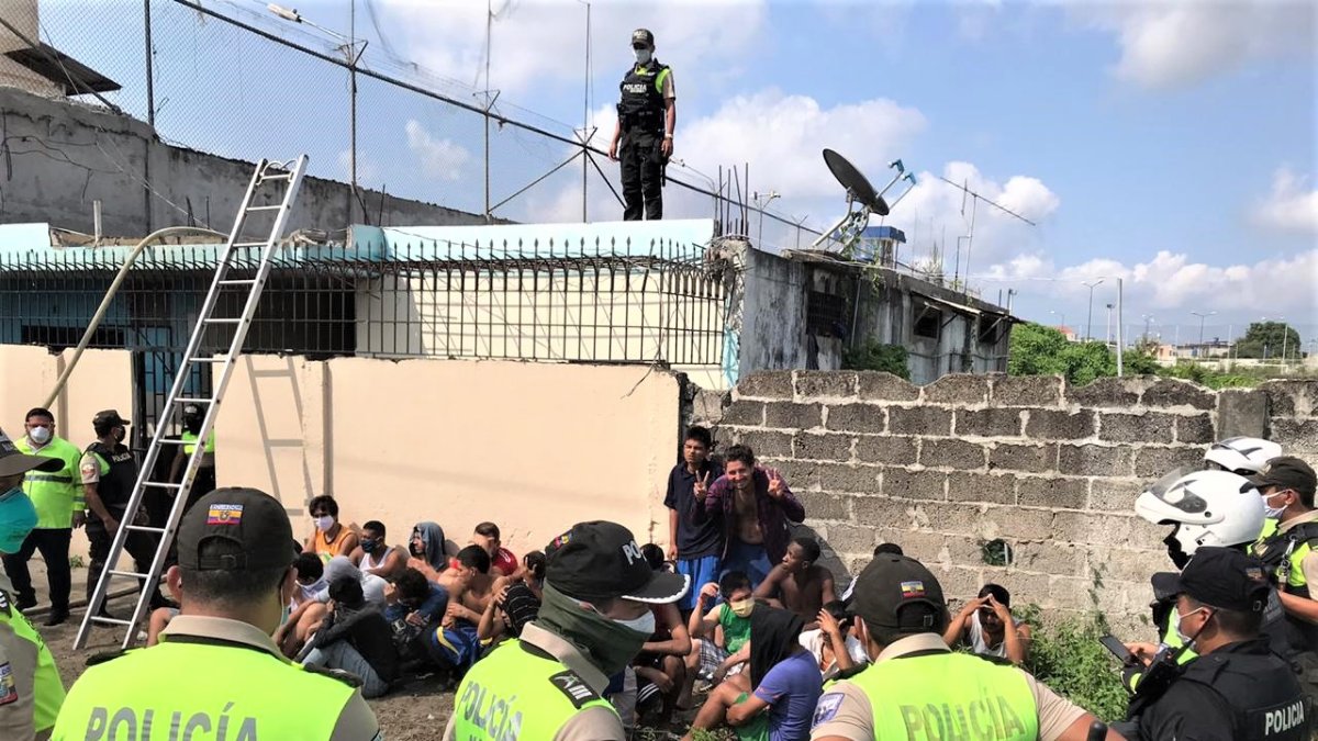 Después que fue controlada la situación, los internos volvieron a sus celdas.