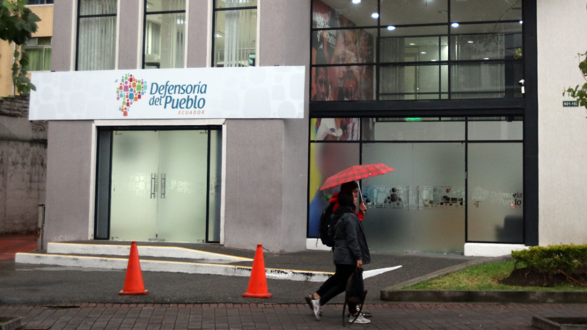 La Defensoría del Pueblo considera que los recursos deben priorizarse para los servicios y artículos de primera necesidad