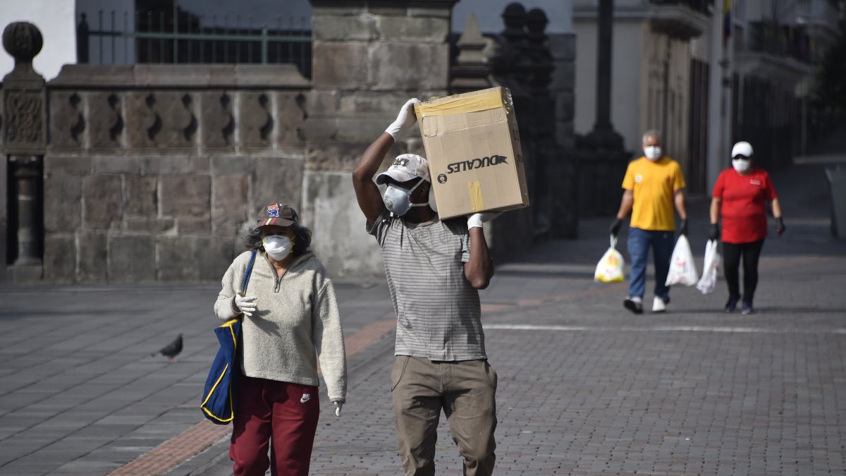 Los casos en el país continúan en ascenso. Quito pide reforzar las medidas.