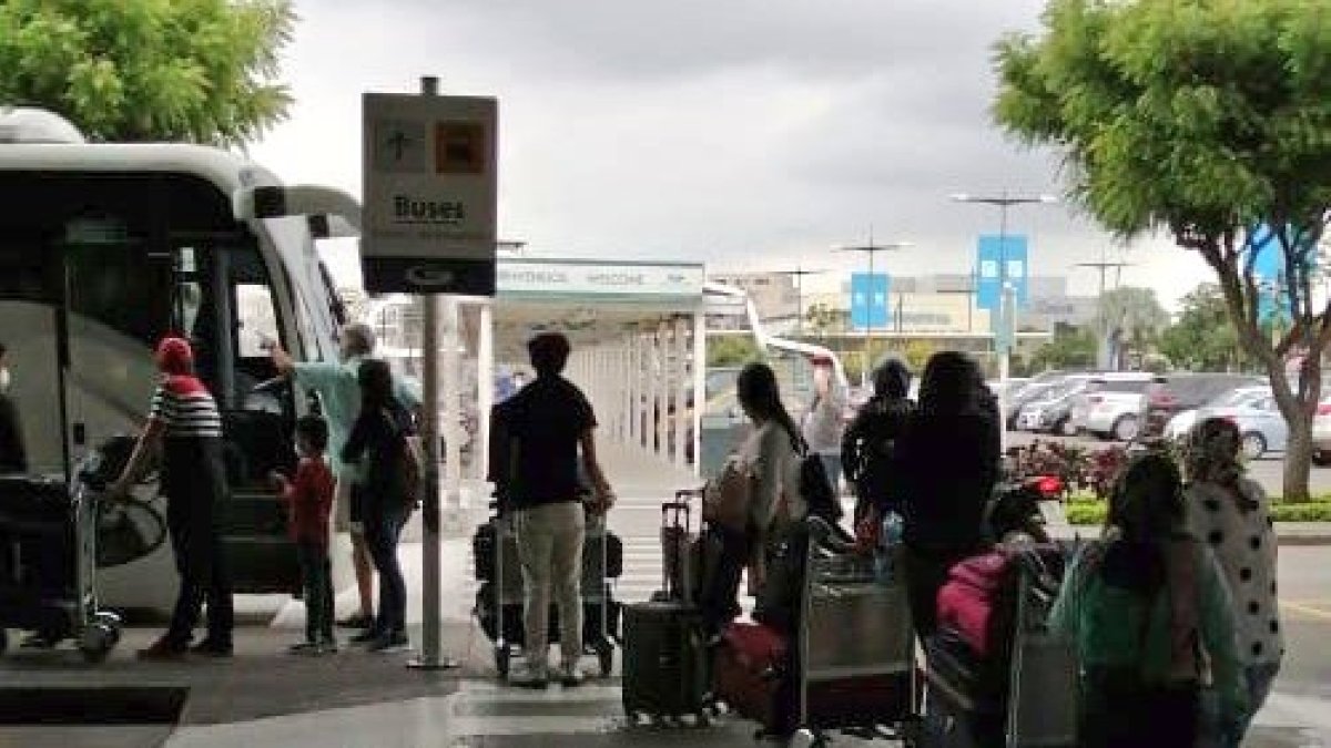 El 27 de marzo aterrizo en Guayaquil el avión proveniente de Florida con 140 ecuatorianos.