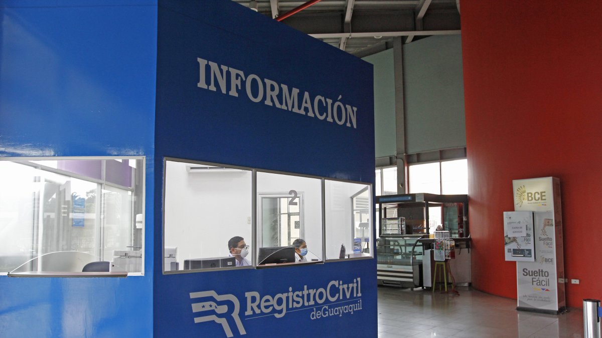La sede del Registro Civil Municipal, ubicado en la ciudadela Martha de Roldós, abrió sus puertas en marzo pero para realizar trámites vinculados al fallecimiento de pacientes con COVID.