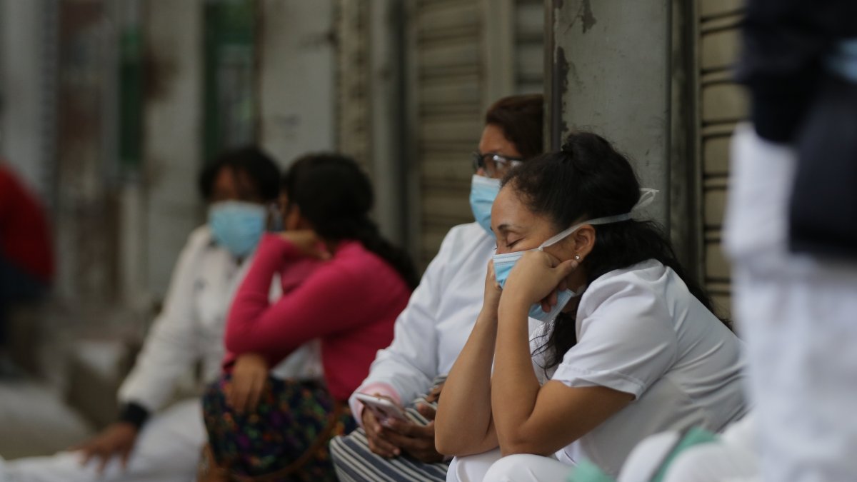 Las cifras de contagiados en Ecuador ascendió a 10.128 casos confirmados y 507 fallecidos este lunes.