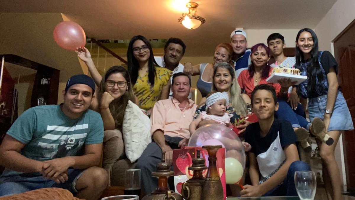 Nicole y su familia se unieron para salir del virus.