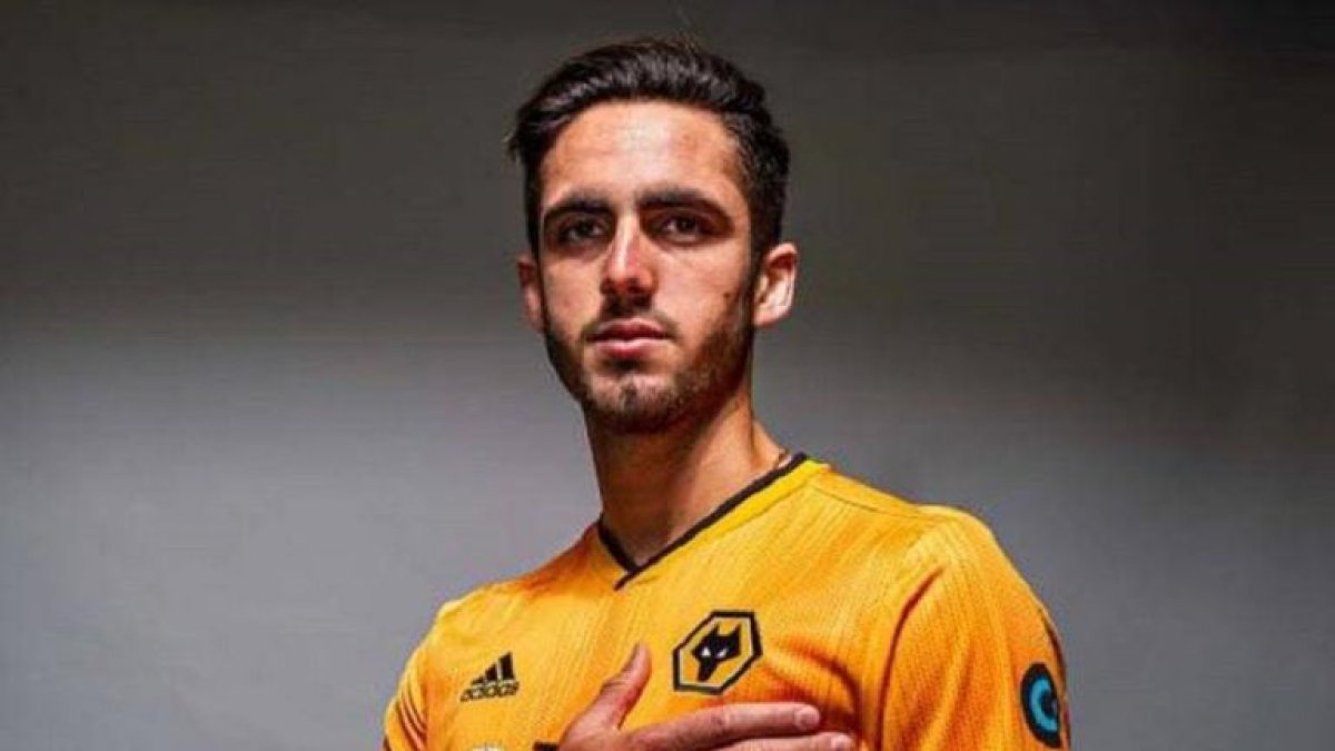 Leonardo Campana, delantero del Wolverhampton inglés, pidió al país que se una contra el coronavirus.