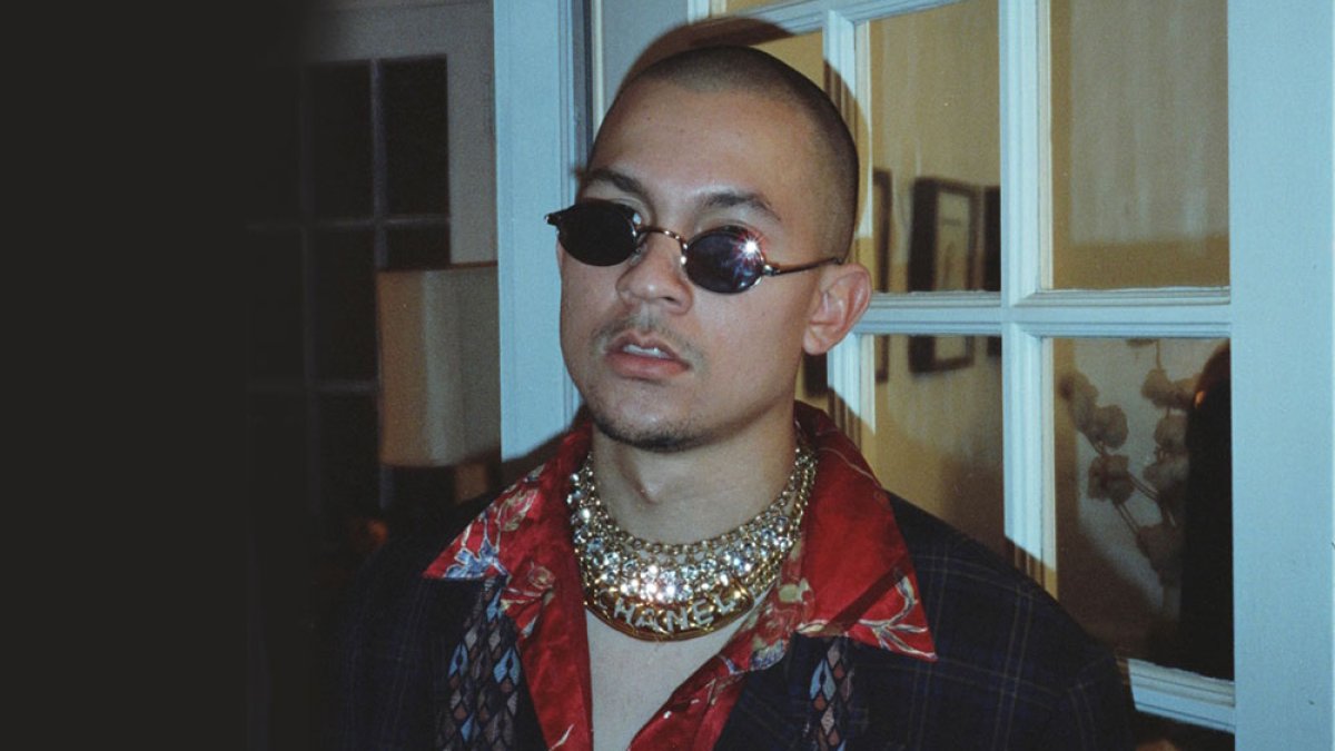 Empezó a los 16 años como productor del disco Los Benjamins.