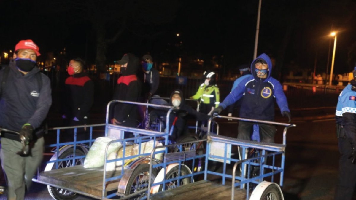 Autoridades hicieron una intervención en el mercado Mayorista del sur de Quito en donde se aglomeran las personas.