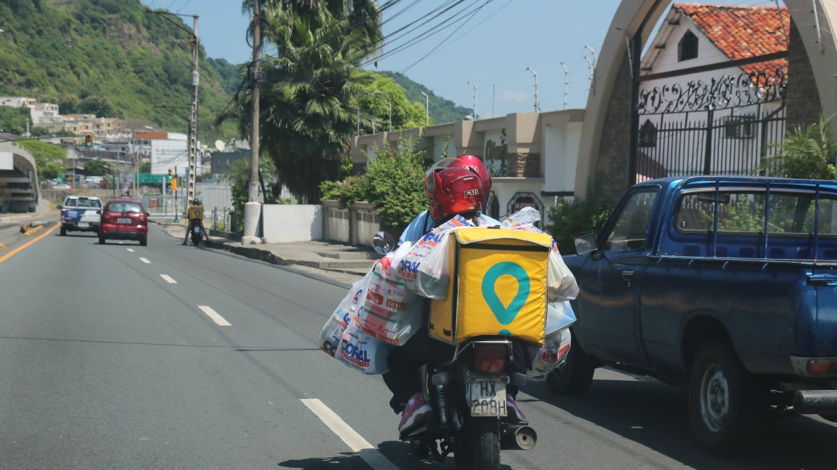 Expertos en servicio a domicilio piden a las familias que compren únicamente lo necesario para no sobrecargar a las personas que brindan el servicio en la ciudad.


Agencia (ag-extra)