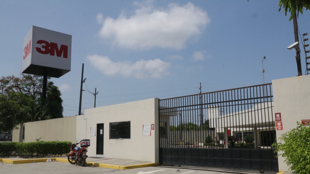 Los sellos fueron retirados esta mañana.