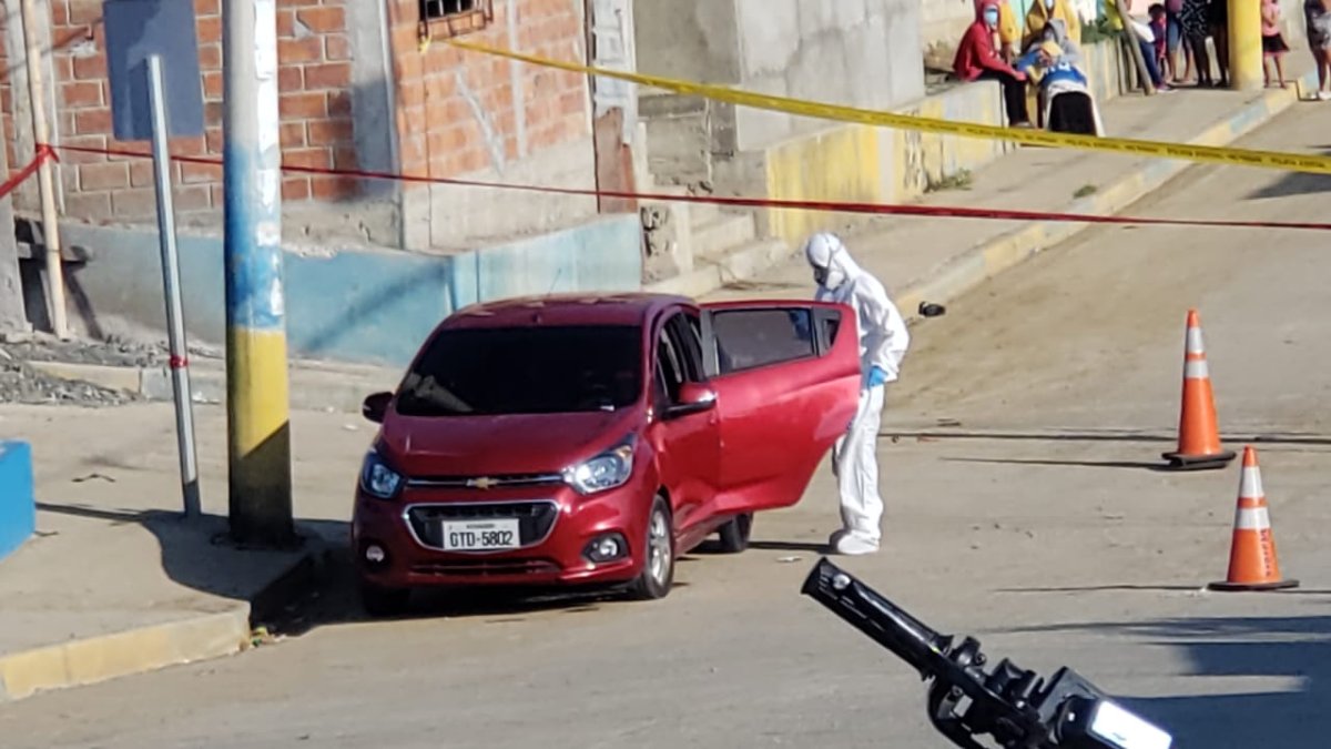 Criminalística realizó el levantamiento del cadáver.