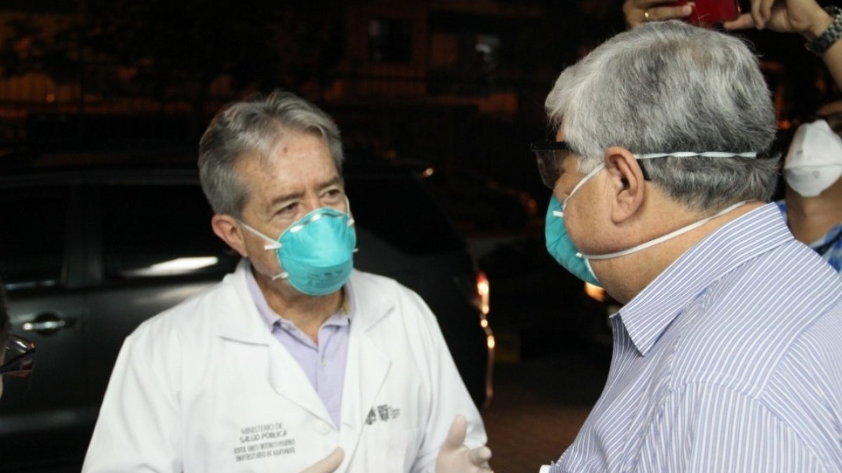 El ministro de Salud, Juan Carlos Zevallos, en Guayaquil