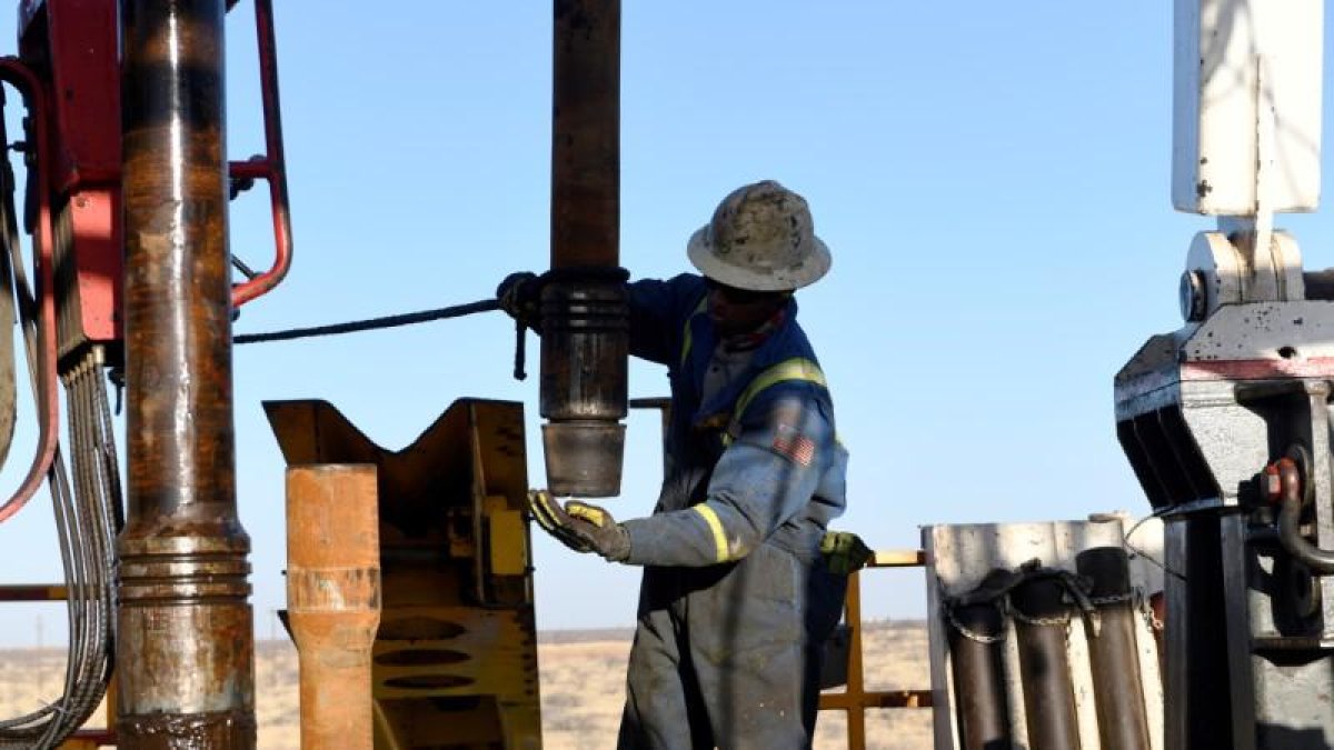Ayer, el precio del petróleo se redujo debido al aplazamiento al jueves de la reunión de la OPEP.