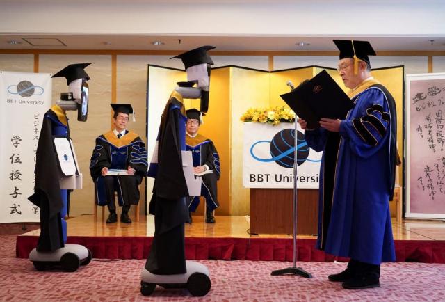 Coronavirus Universidad En Japon Realiza Graduacion Con Robots De Telepresencia