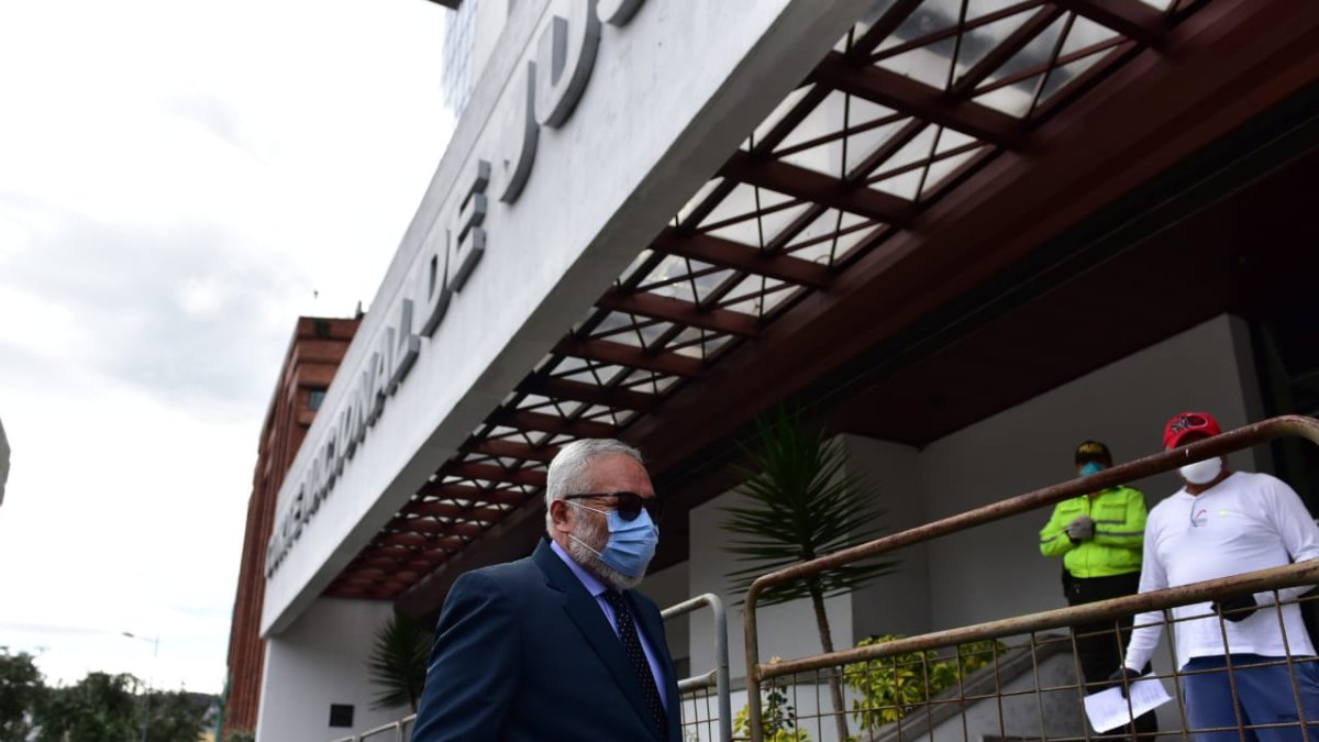Jorge Acosta, uno de los abogados del caso Sobornos, durante el anuncio de la sentencia en la Corte Nacional.