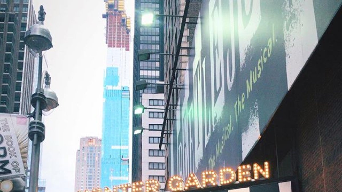 Se estima que los teatros volverán a funcionar el 7 de junio.