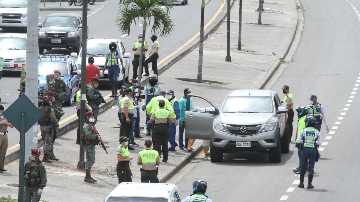 Imagen de archivo. Ciudadanos incumplieron la restricción de circulación este fin de semana en Guayaquil, la ciudad con más casos positivos de coronavirus de Guayas.
