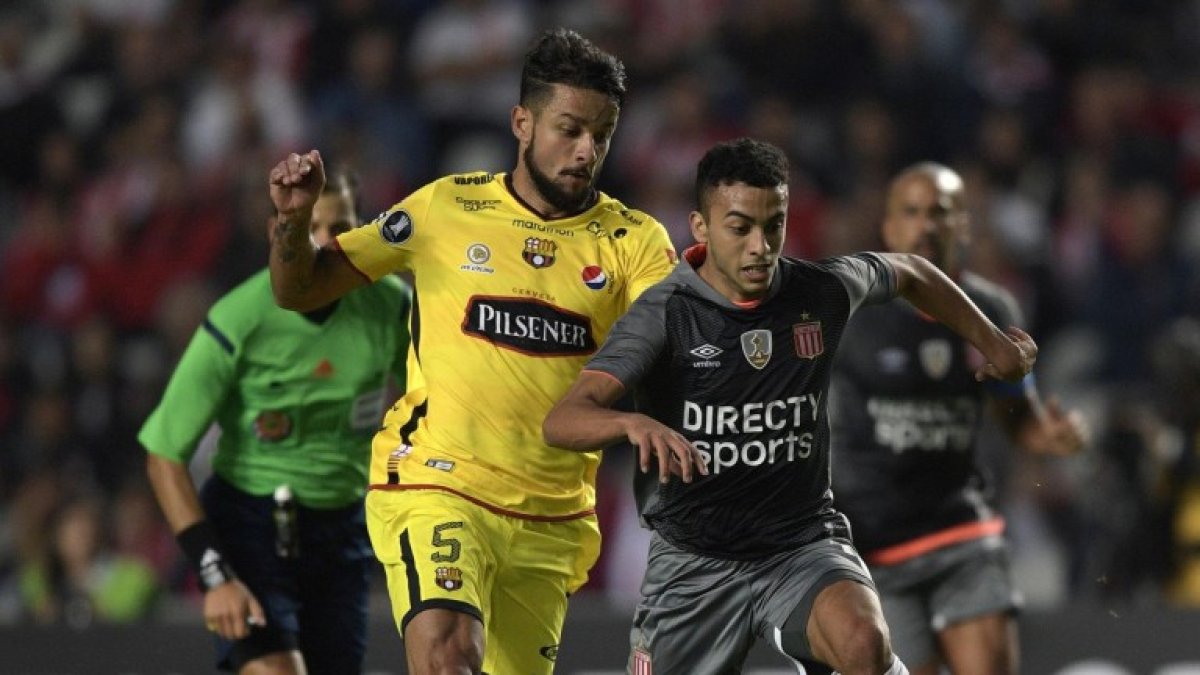 Gabriel Marques (i), volante nacionalizado de Barcelona, que aspira llegar al combinado nacional.