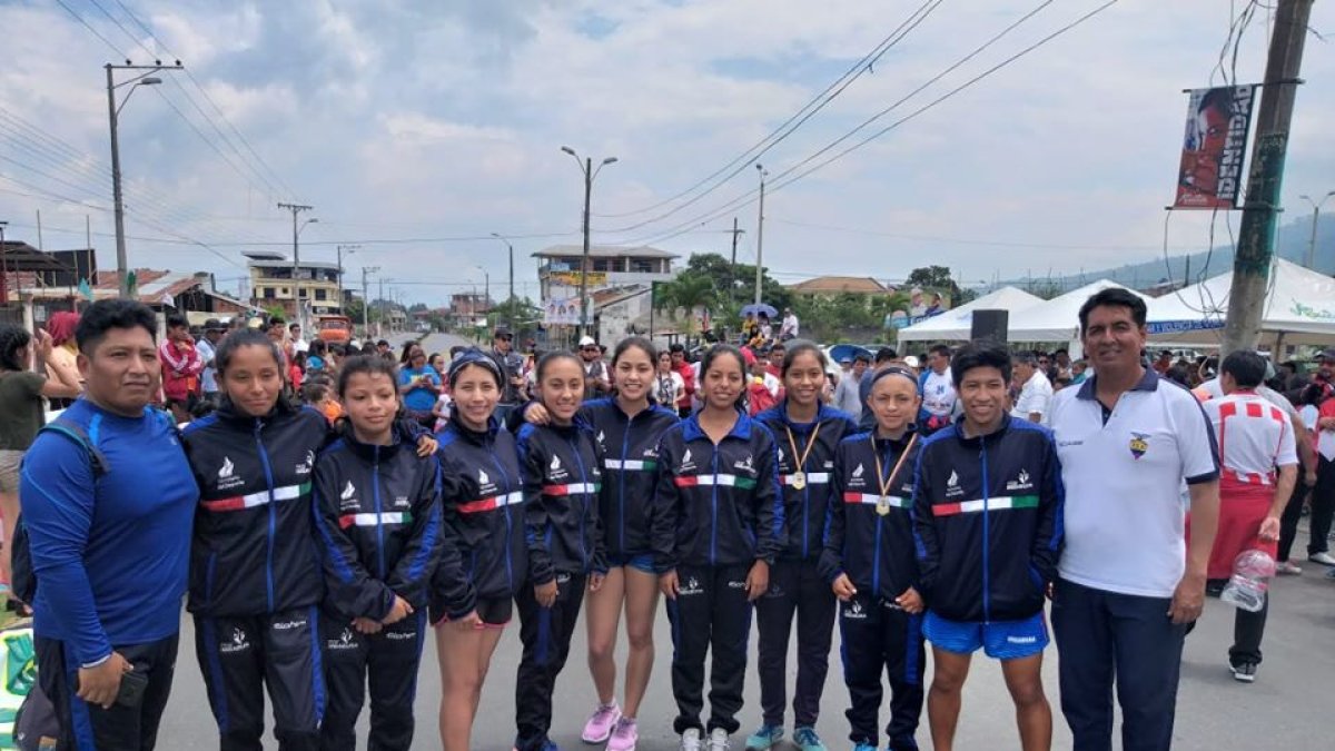 Formación. Giovan Delgado (d) está a la cabeza de la Escuela Tarquino Jaramillo, que creó hace 19 años. Actualmente ahí entrenan 29 chicos.