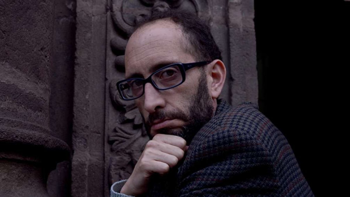 Alfonso Espinosa Andrade es poeta y periodista.